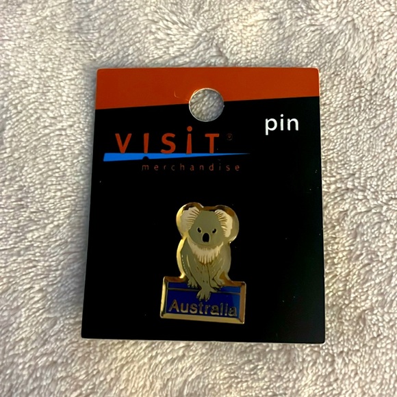 VISIT Souvenir Clutch Pins Australia Koala Kangaroo Alligator NWT - Picture 4 of 5